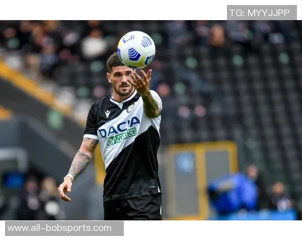 罗马诺透露佩雷茨体检已通过南安普顿850万欧元买断条款生效 罗马诺透露佩雷茨体检已通过南安普顿850万欧元买断条款生效